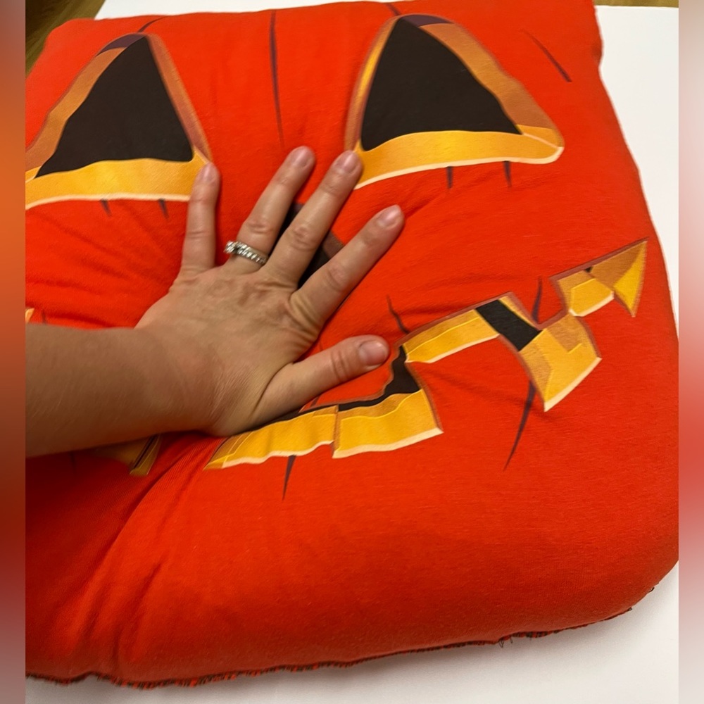 HALLOWEEN 🎃 Spooky Decor Pillow handmade throw pillow approximately 15”*15” - Picture 8 of 8